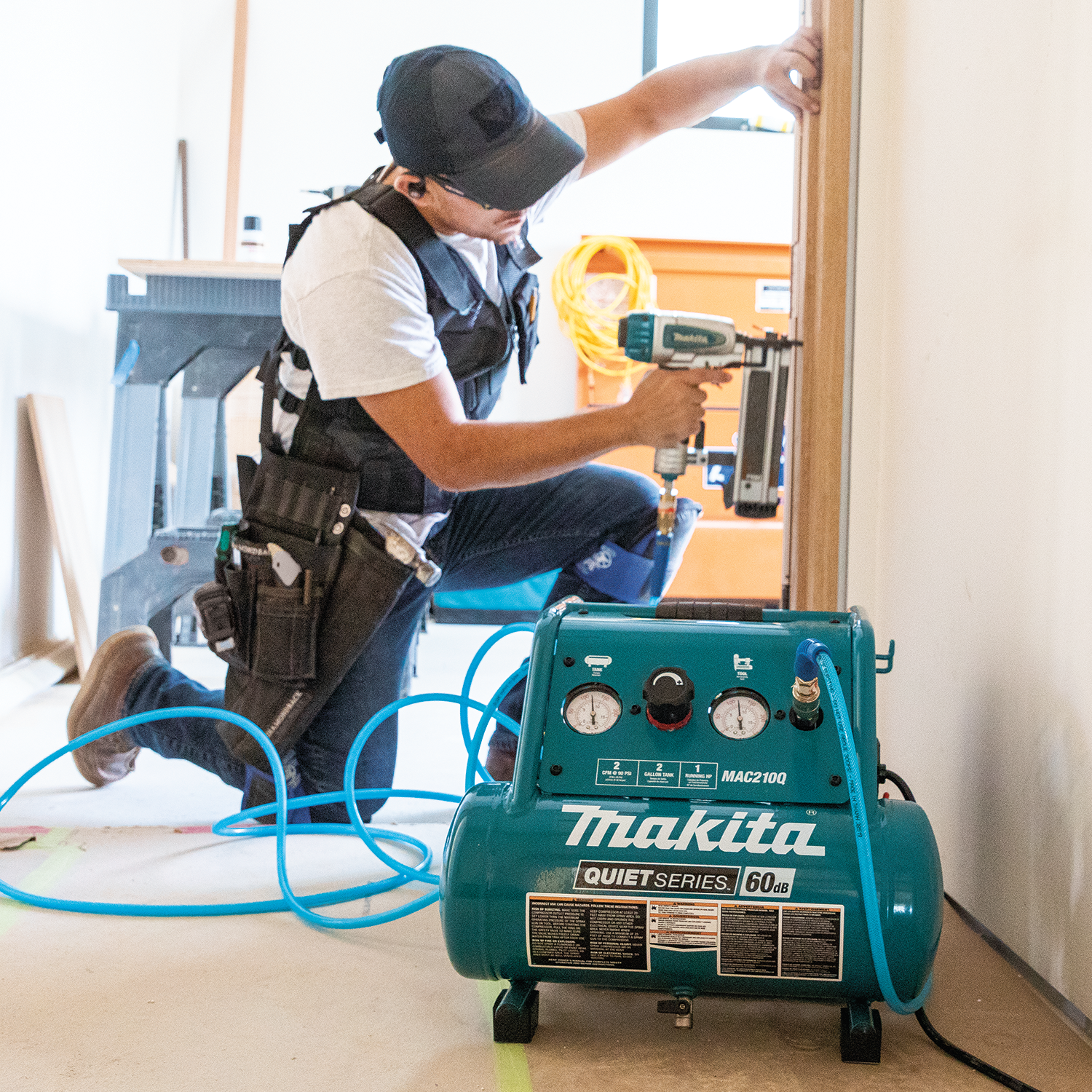 Makita Quiet Series 1 HP, 2 Gallon, Oil‑Free, Electric Air Compressor Makita Quiet Series 1 HP, 2 Gallon, Oil‑Free, Electric Air Compressor